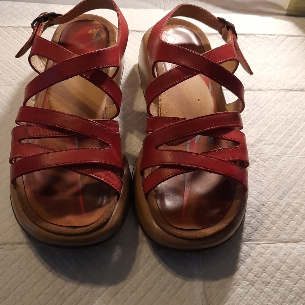 Dansko Red Women's Sandals 👡